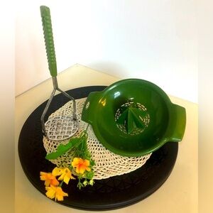 Vintage 1970s Avocado Green Potato Masher & Plastic Over-the-Glass Juicer  USA